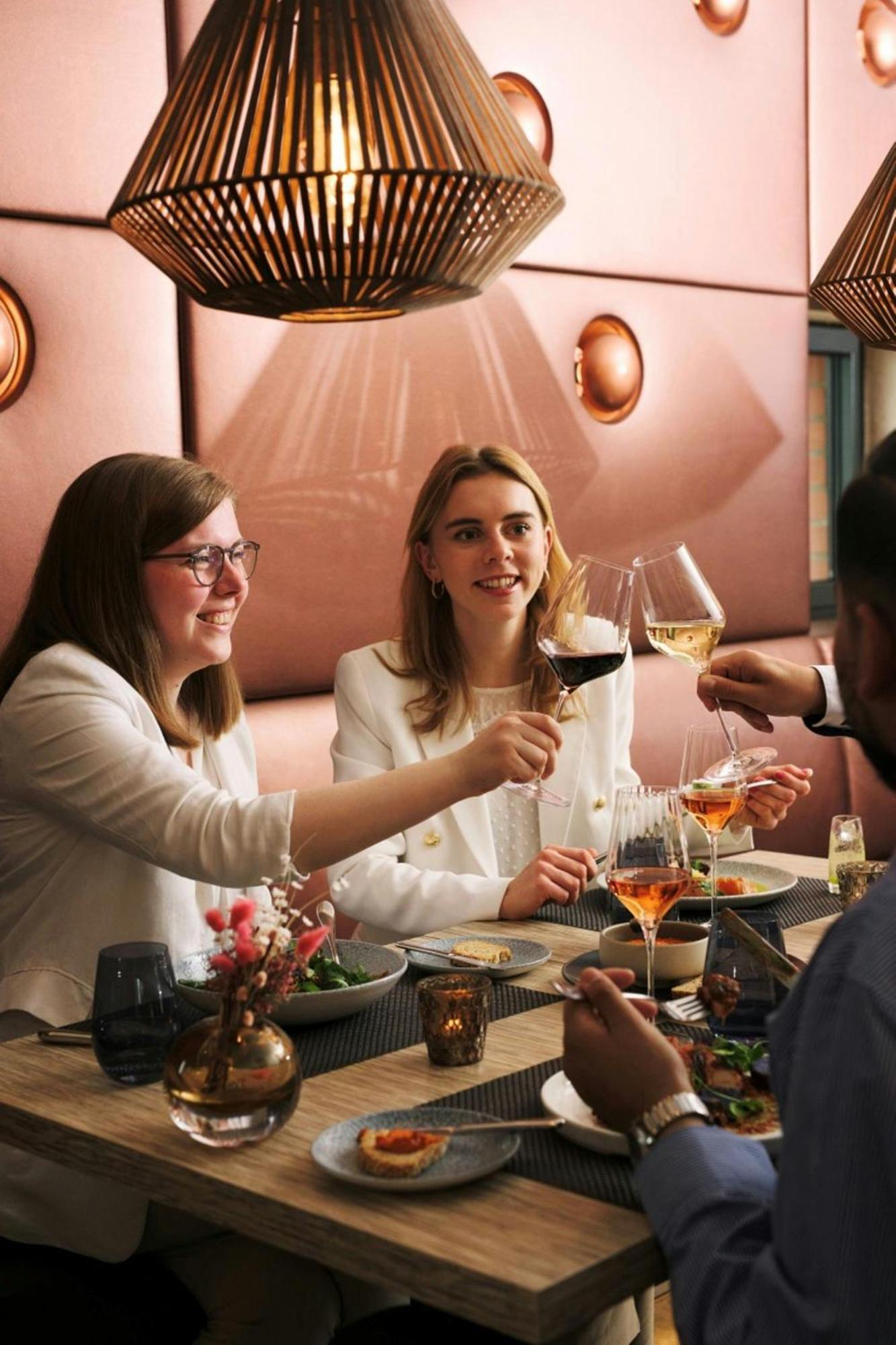 מלון The Westin Hamburg Elbphilharmonie מראה חיצוני תמונה The restaurant in 2019